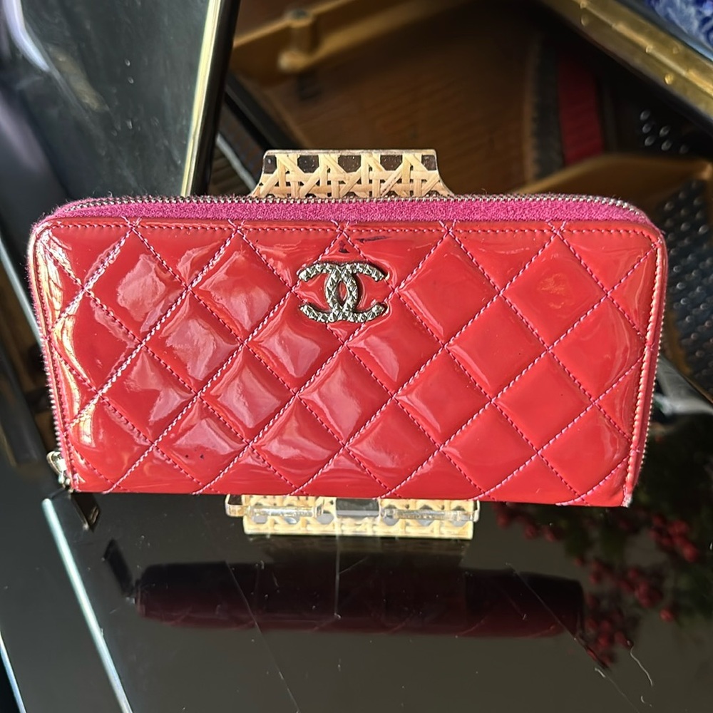 Chanel Patent Zippy